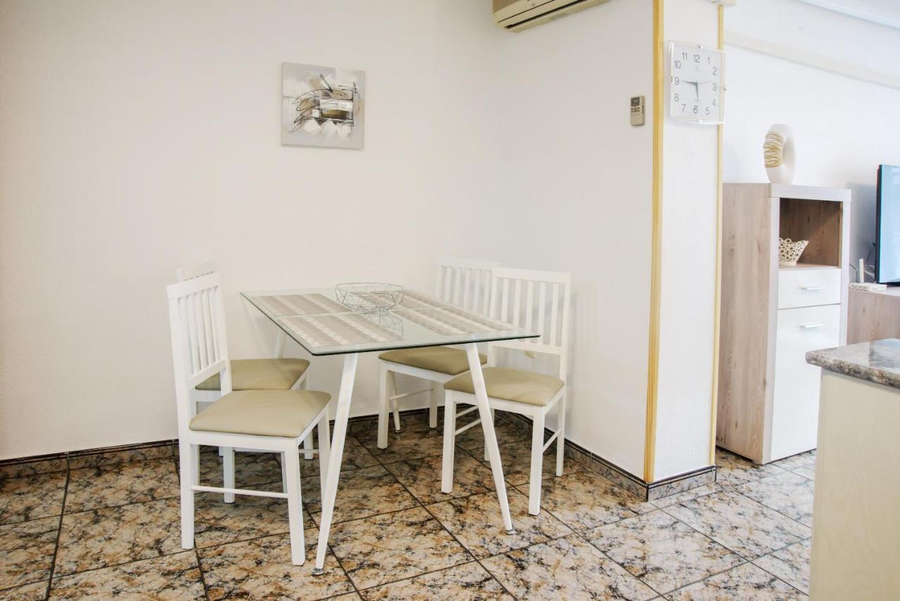 Holiday La Loma Apartment تورّيفيِخا المظهر الخارجي الصورة